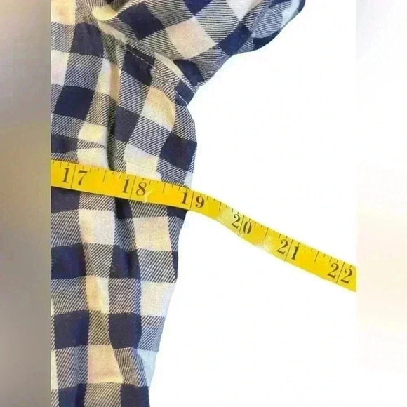 Set of 2 Old Navy Women’s 100% Cotton Plaid Flannel Long Sleeve Shirts Small‎ - Picture 9 of 16